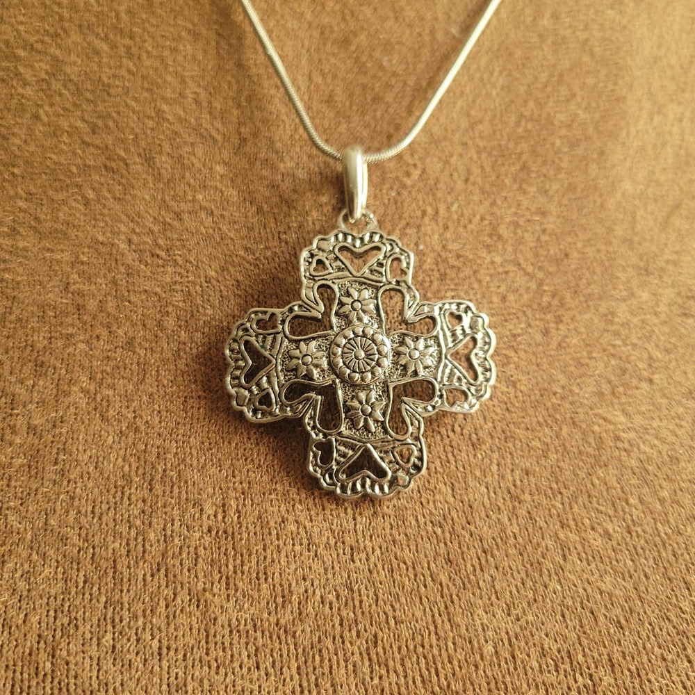 Silver Tone Filigreeโ Floral Heart Cross Pendant Necklace 18 Inch Cottagecore